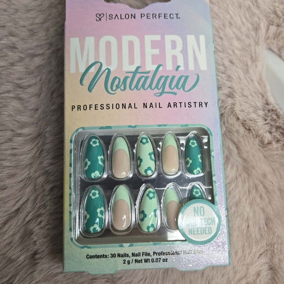Salon Perfect Modern Nostalgia Nail Art Set - Picture 2 of 4